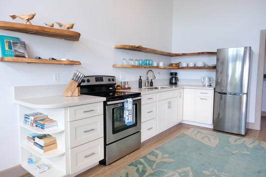 Ocean Views Studio - 100 Foot Wave Getaways