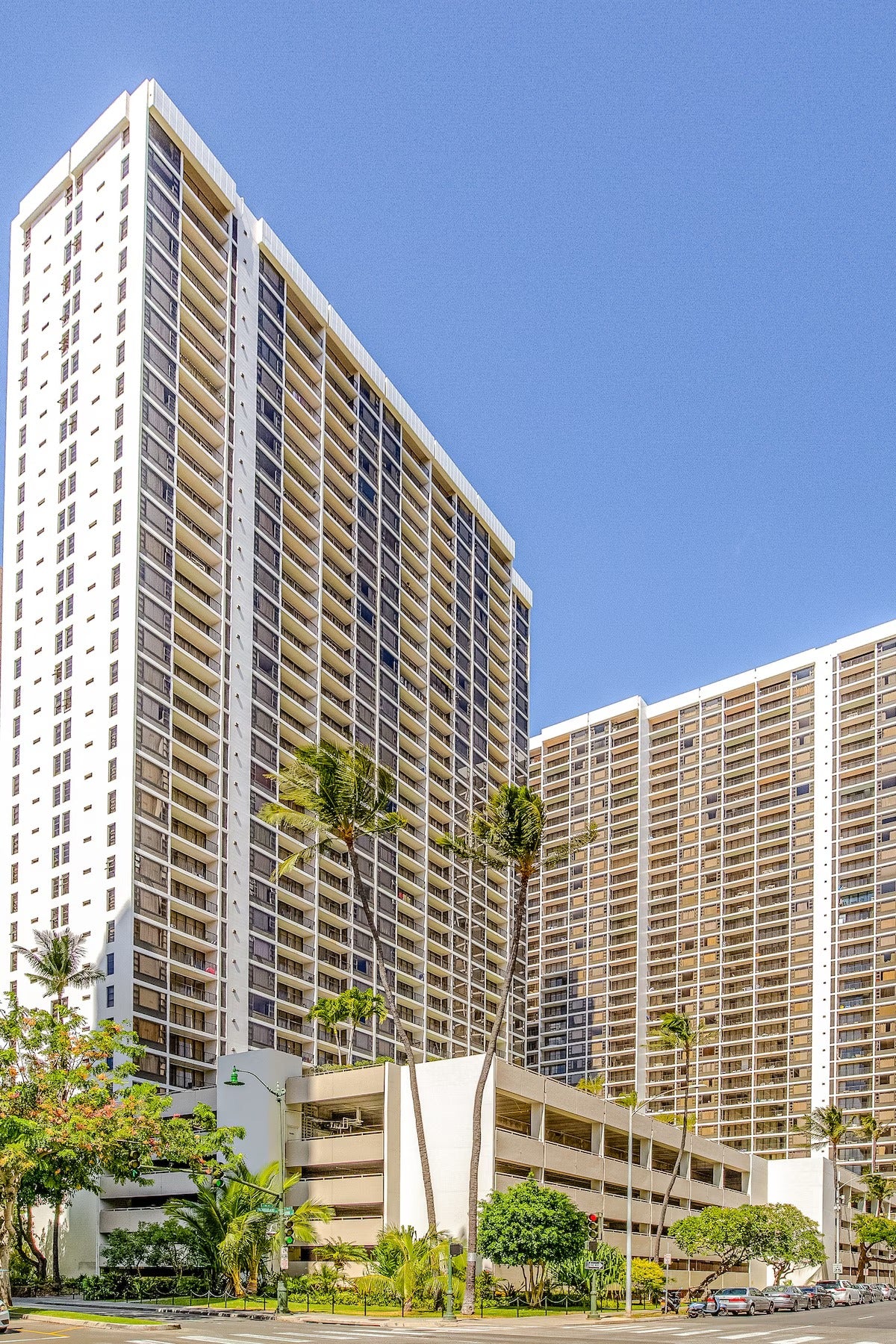 Ocean View Waikiki Banyan Getaway w/ Parking & AC