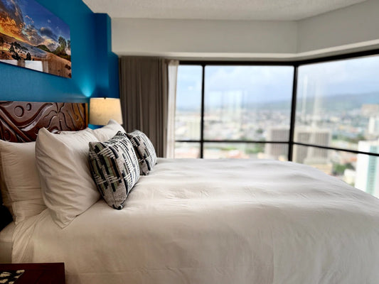 Honolulu Ocean View Condo w/ Free Parking