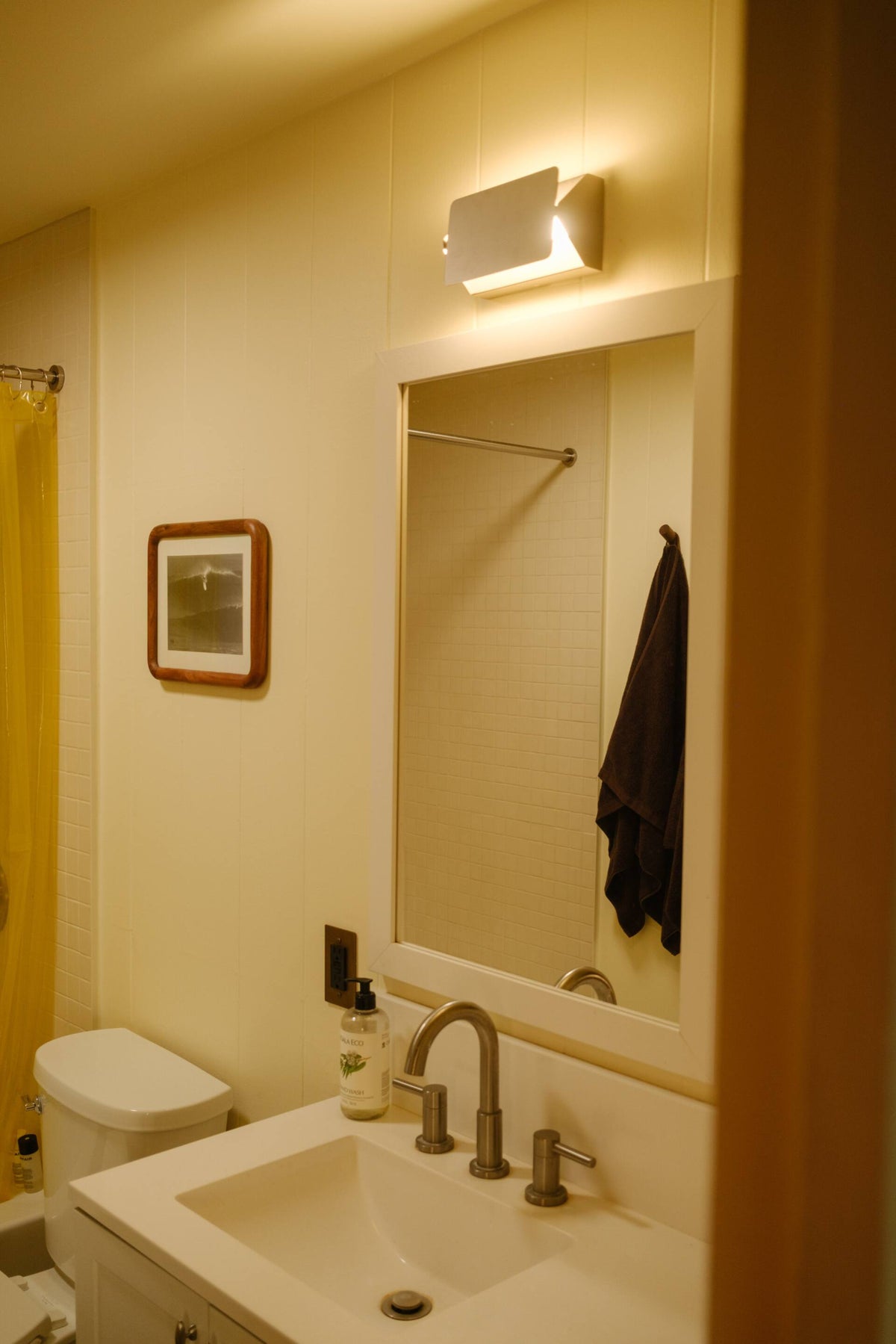 Full bathroom 1