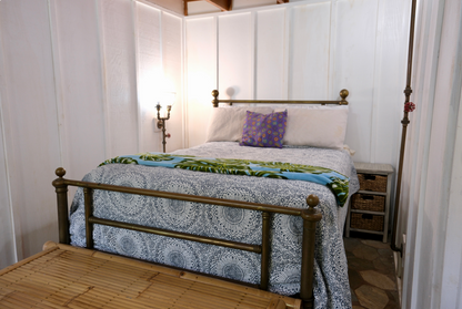 Ohi' a 'ai Cabin - The Mountain Apple Cabin