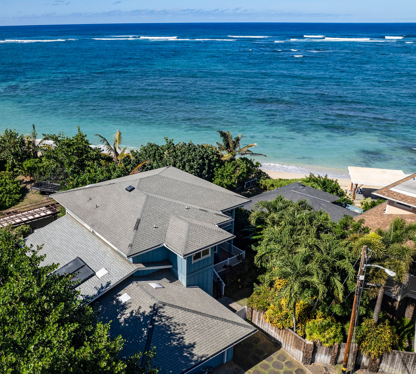 Laʻau Paina Beachfront Estate | House + Cottage