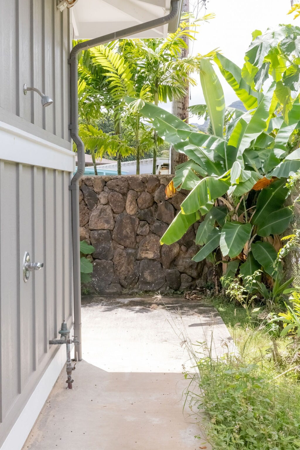 Haleaha Road - Steps to the Beach in Hau'ula