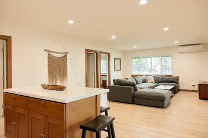The Sharks Cove House - Stunning Ocean Views!