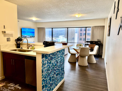 Honolulu Ocean/Mountain View Stay-Parking/Laundry