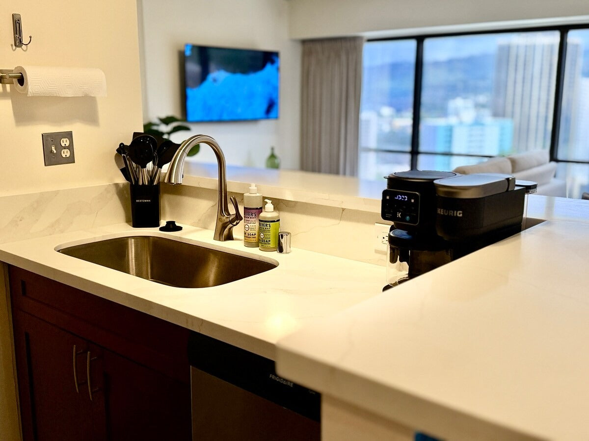 Honolulu Ocean/Mountain View Stay-Parking/Laundry