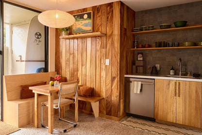 Aloha Surf Condo - Private Deck - Pool - E-Bikes