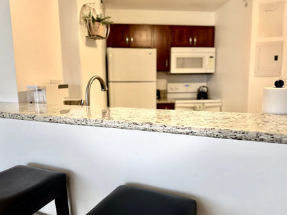 Honolulu Ocean View Abode w/ Parking, AC & Laundry