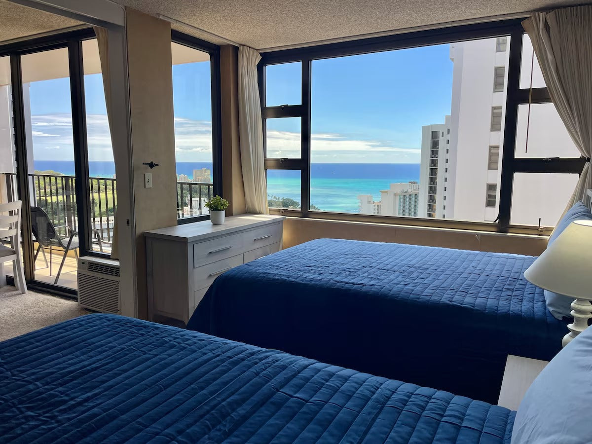 Ocean View Waikiki Banyan Getaway w/ Parking & AC