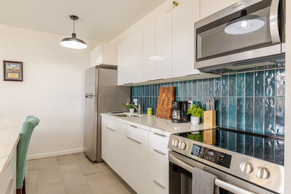 Renovated Waikiki Banyan w/ Diamond Head View
