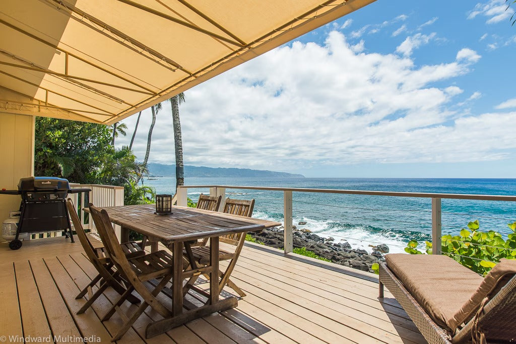 Waimea Bay North Shore Ocean Front - with AC