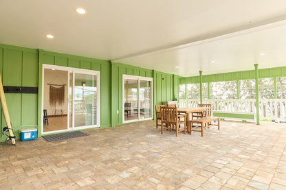 The Sharks Cove House - Stunning Ocean Views!