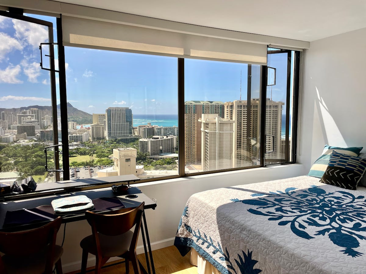 Ocean View Waikiki 2BR Retreat w/ Parking & AC