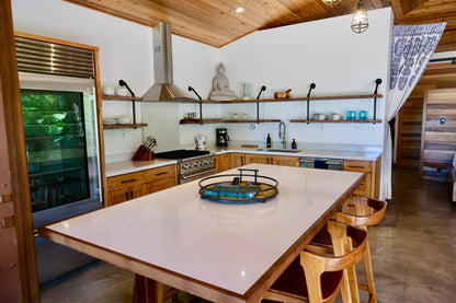 Oceanfront Cottage - 100 Foot Wave Getaways