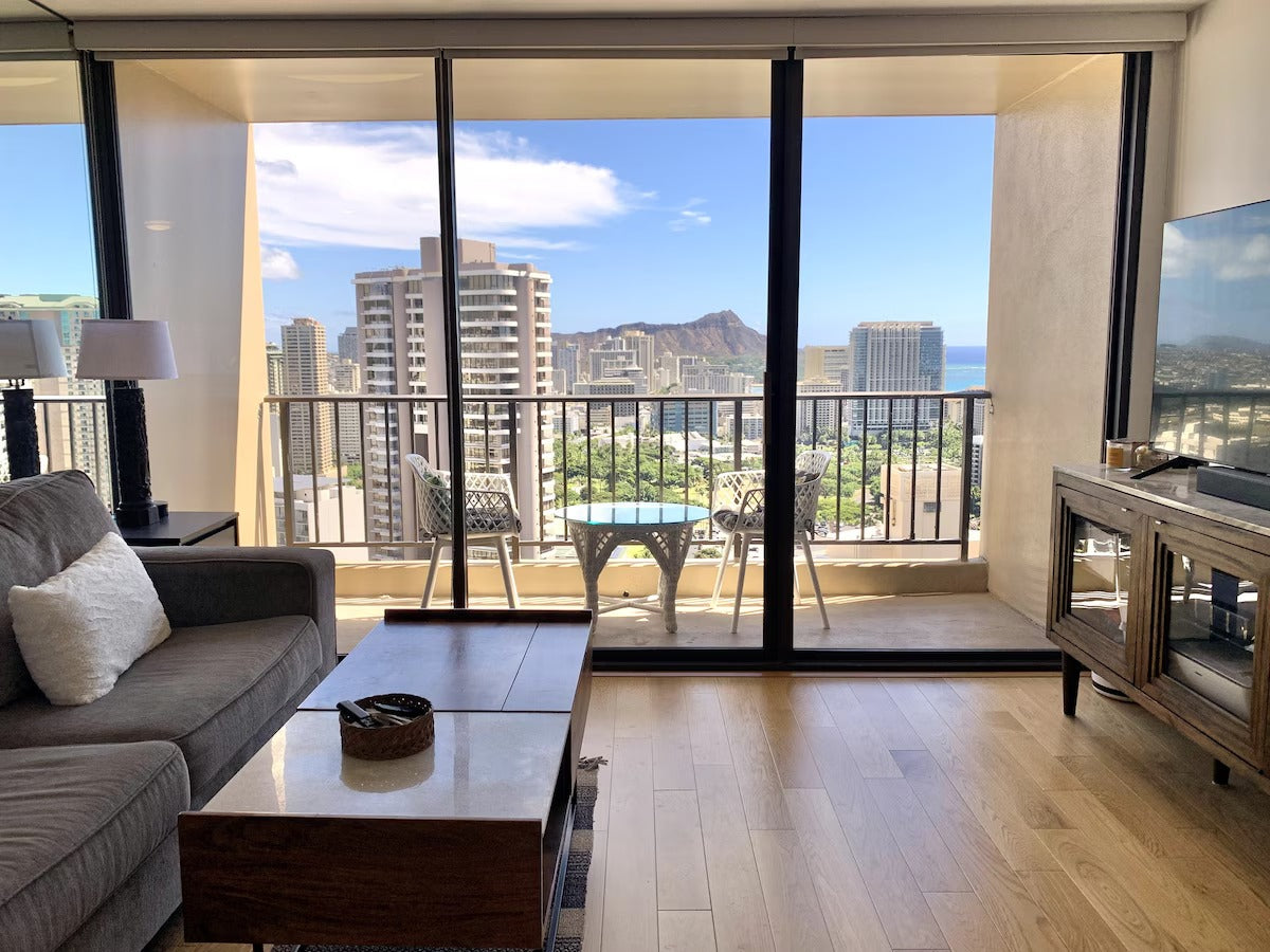 Ocean View Waikiki 2BR Retreat w/ Parking & AC