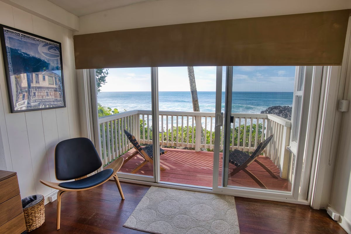 Waimea Bay North Shore Ocean Front - with AC