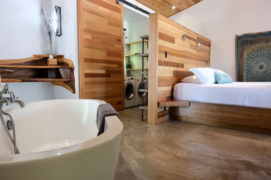 Oceanfront Cottage - 100 Foot Wave Getaways