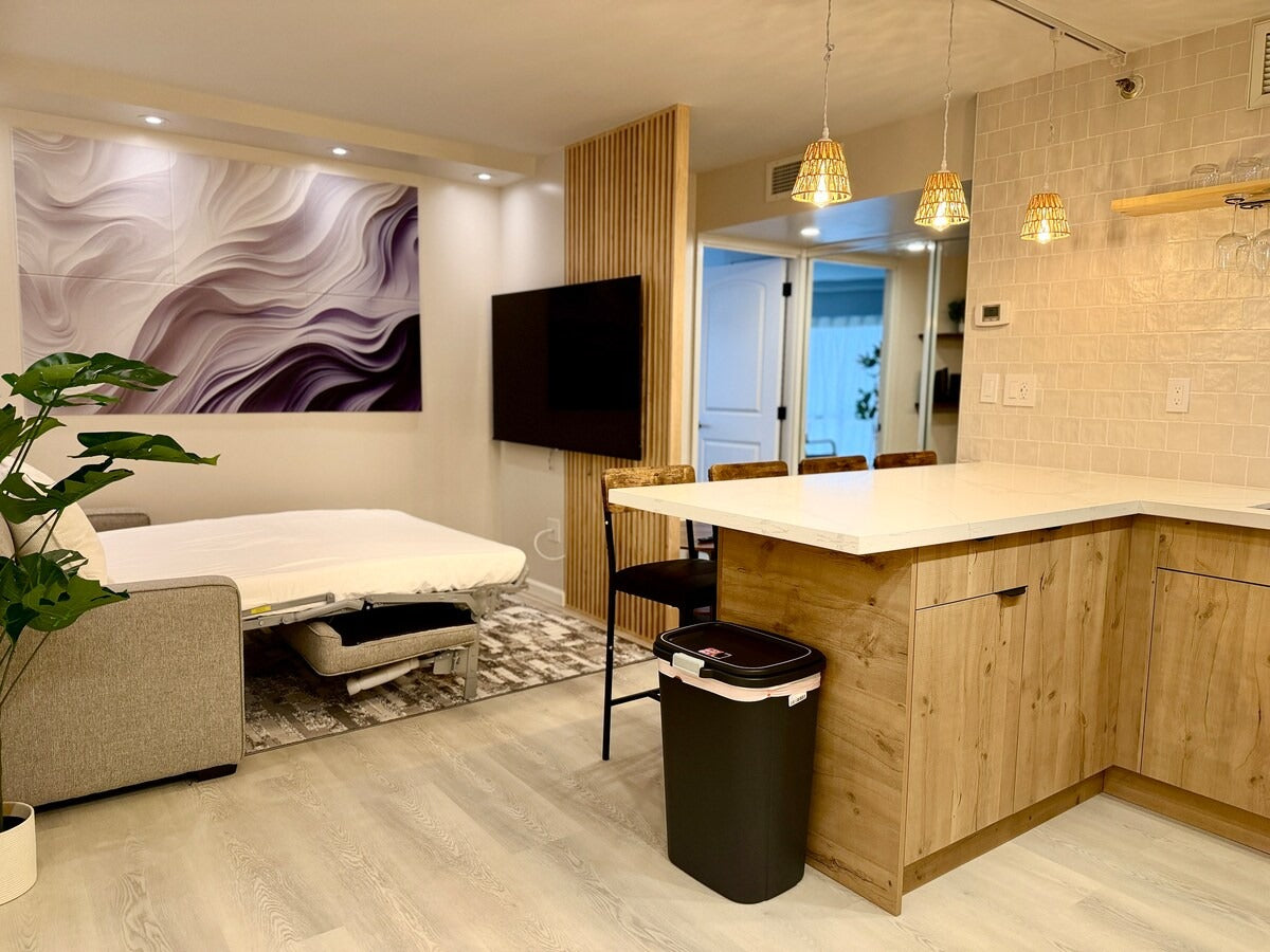 Modern Renovated Honolulu View Escape