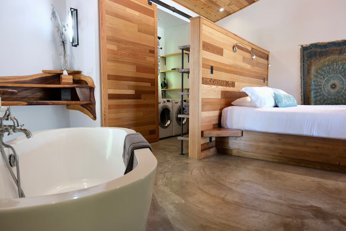 Oceanfront Cottage - 100 Foot Wave Getaways