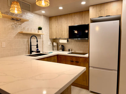 Modern Renovated Honolulu View Escape