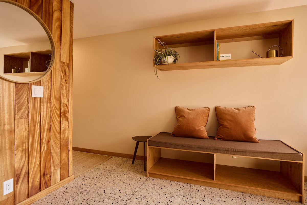 Aloha Surf Condo - Private Deck - Pool - E-Bikes