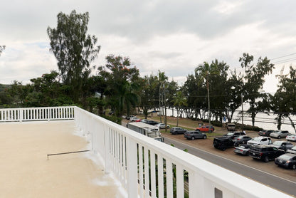 The Sharks Cove House - Stunning Ocean Views!