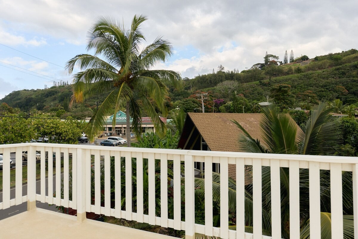The Sharks Cove House - Stunning Ocean Views!