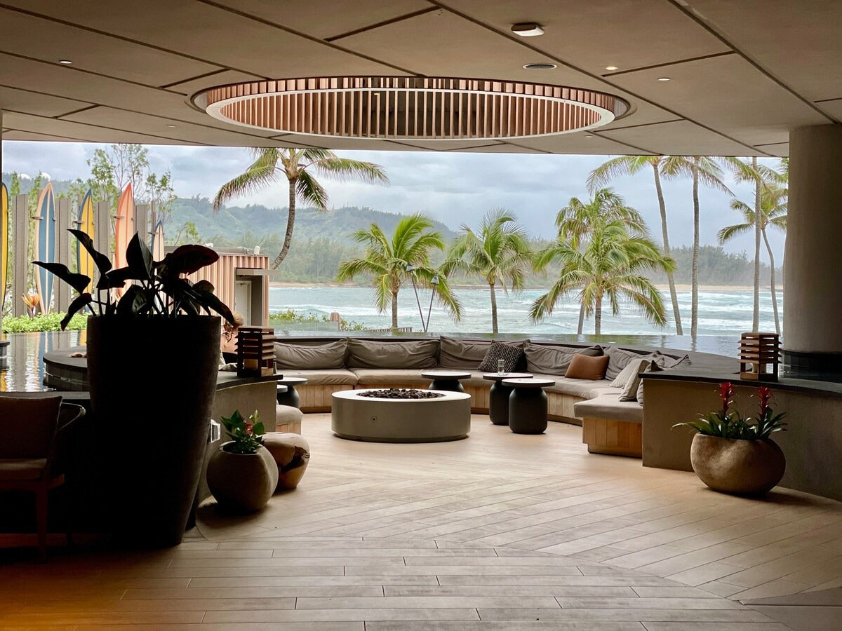 Turtle Bay Bungalow- Parking, AC & Walk to Beach