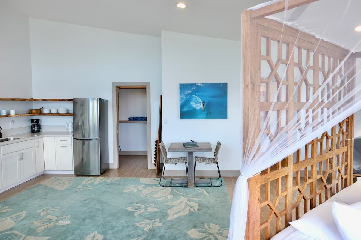 Ocean Views Studio - 100 Foot Wave Getaways
