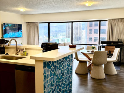 Honolulu Ocean/Mountain View Stay-Parking/Laundry