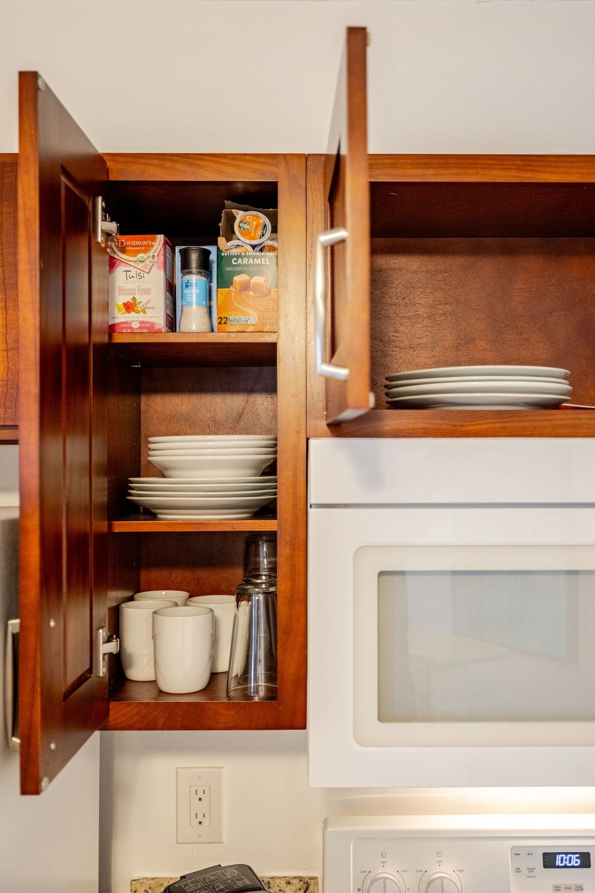 Honolulu Ocean View Abode w/ Parking, AC & Laundry