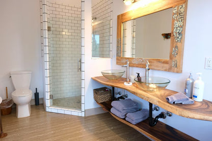 Ocean Views Studio - 100 Foot Wave Getaways