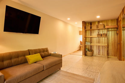Aloha Surf Condo - Private Deck - Pool - E-Bikes