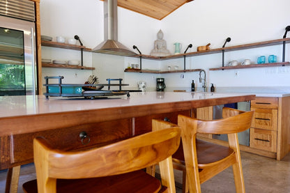 Oceanfront Cottage - 100 Foot Wave Getaways