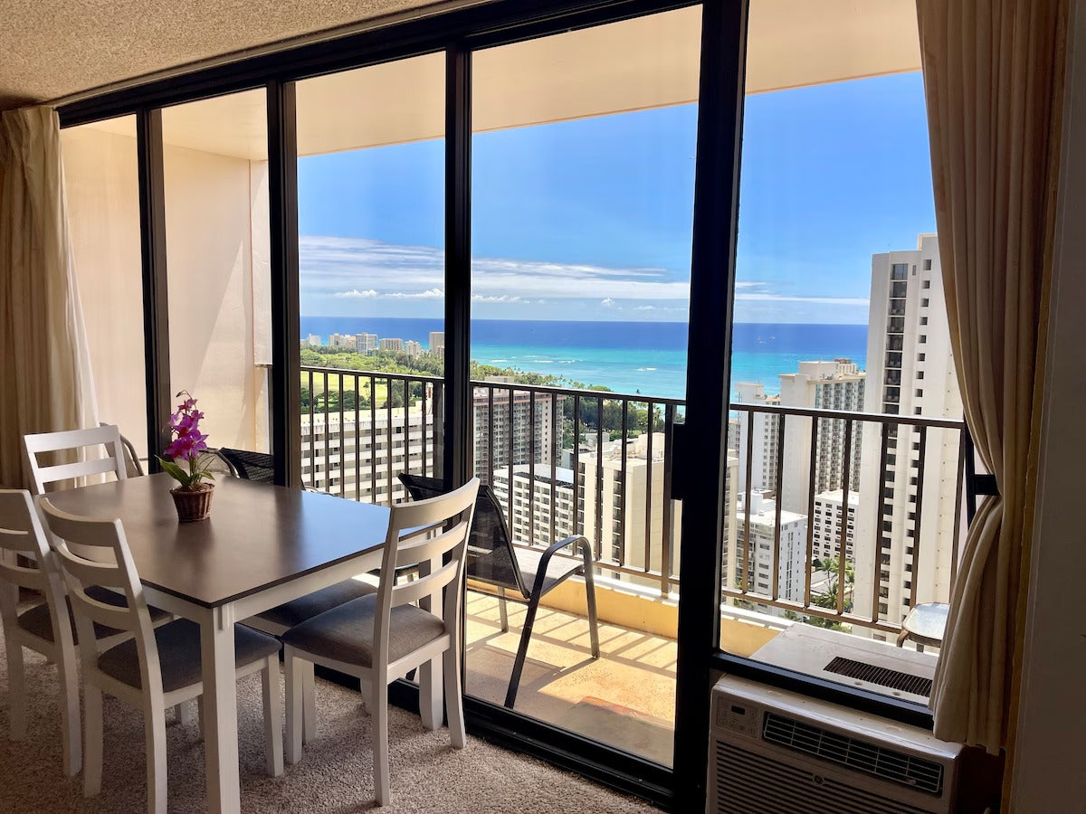 Ocean View Waikiki Banyan Getaway w/ Parking & AC