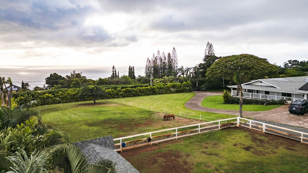 The Sunset Hills Ranch - Ocean Views - 2BR 2BA