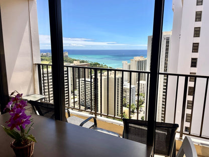 Ocean View Waikiki Banyan Getaway w/ Parking & AC