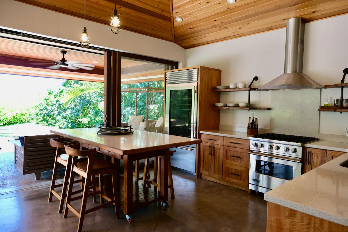 Oceanfront Cottage - 100 Foot Wave Getaways