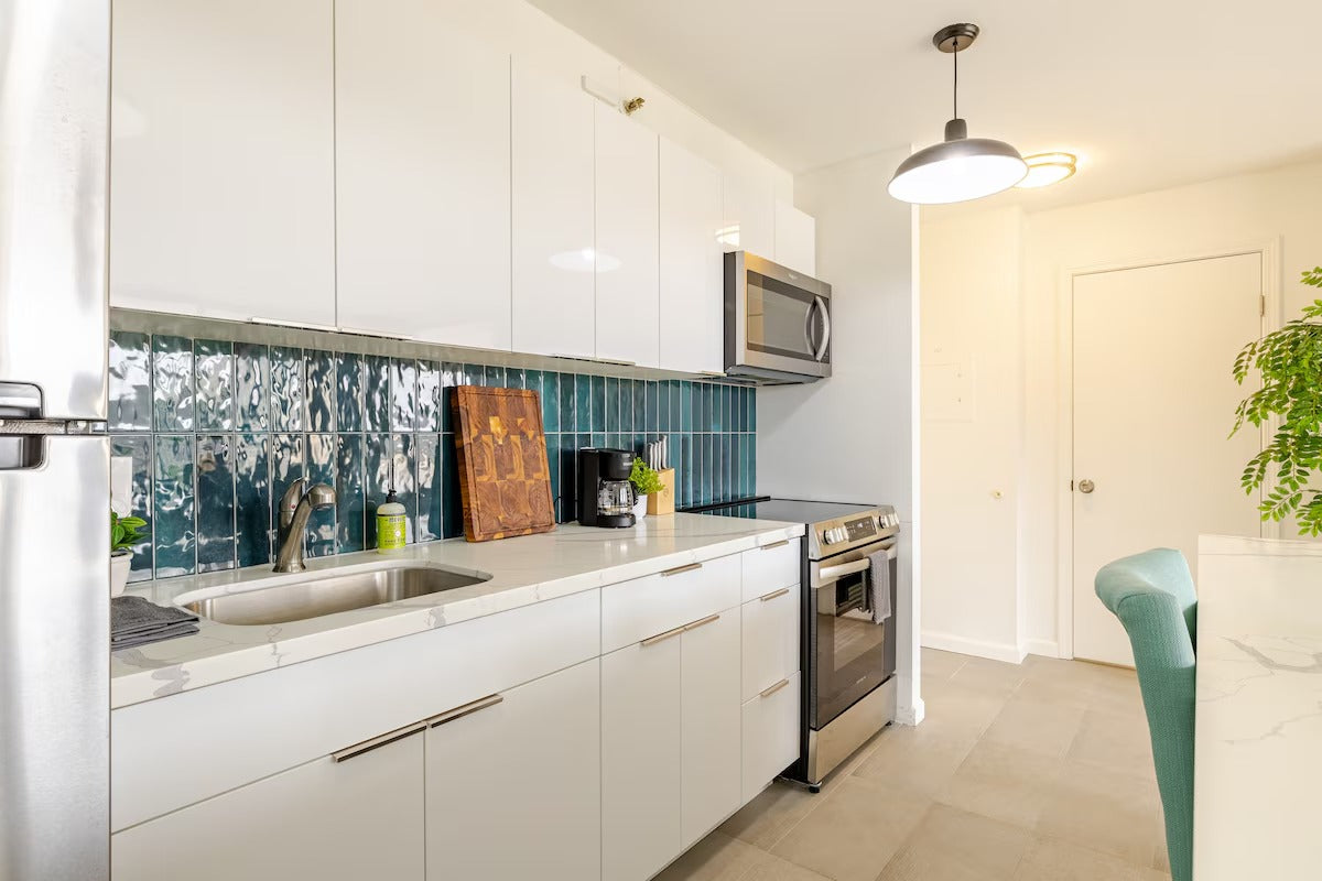 Renovated Waikiki Banyan w/ Diamond Head View