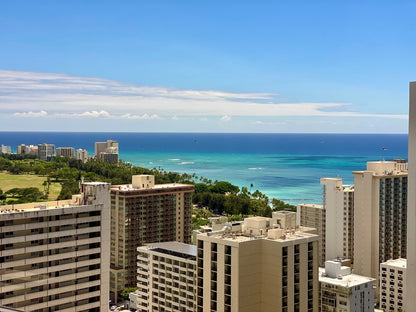 Ocean View Waikiki Banyan Getaway w/ Parking & AC