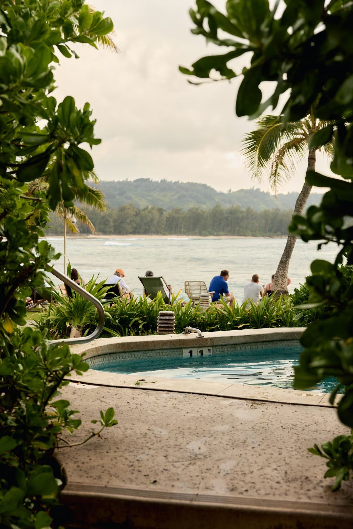 Aloha Surf Condo - Private Deck - Pool - E-Bikes