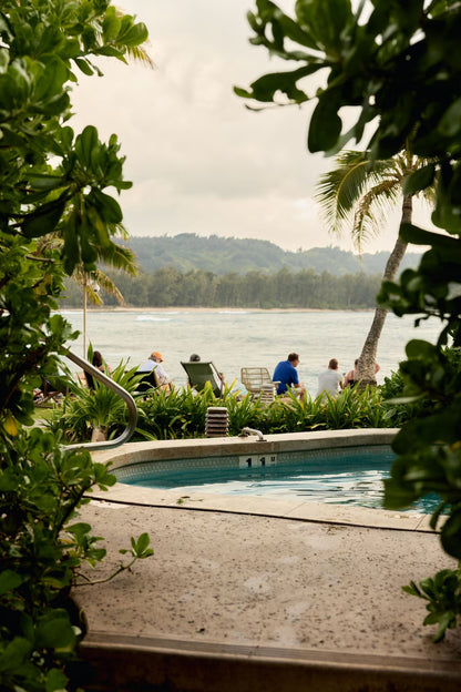 Aloha Surf Condo - Private Deck - Pool - E-Bikes
