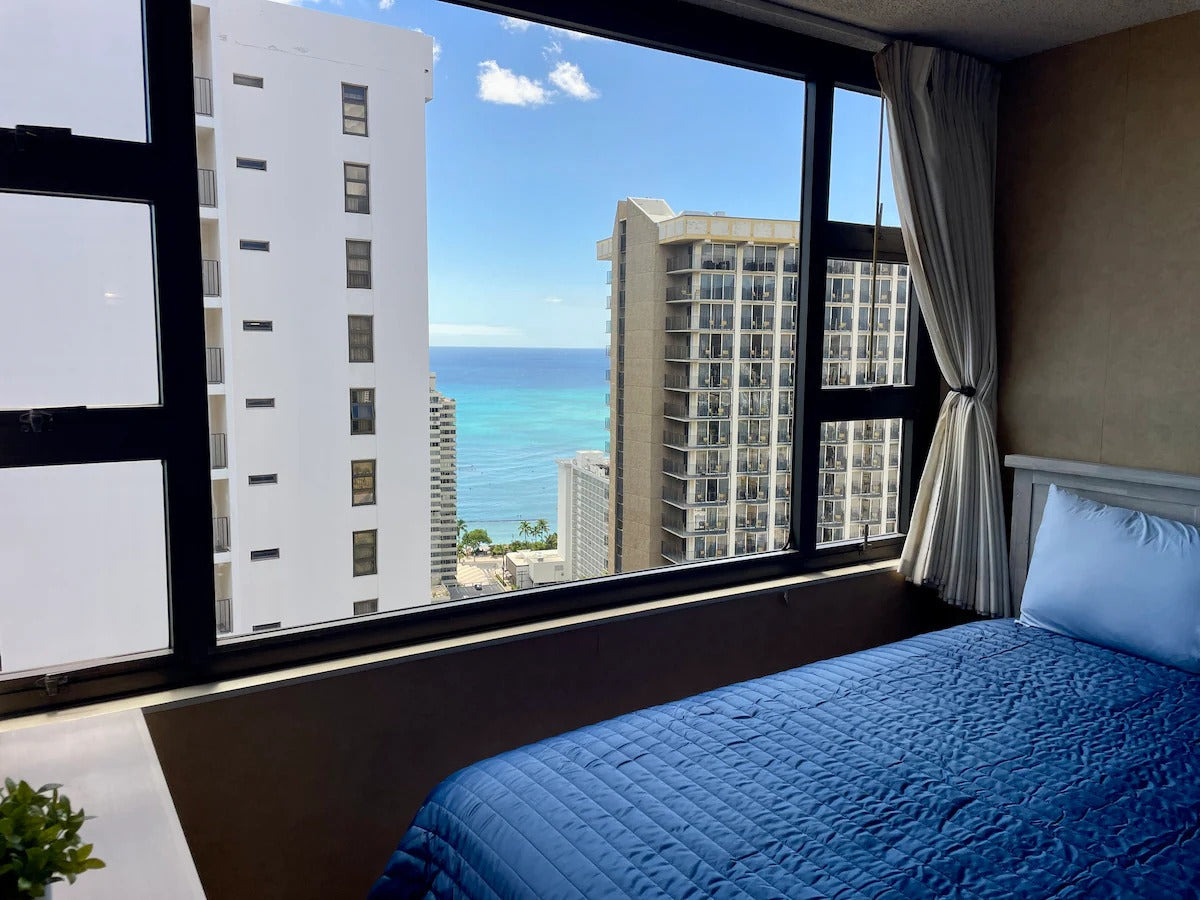 Ocean View Waikiki Banyan Getaway w/ Parking & AC