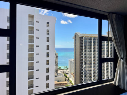 Ocean View Waikiki Banyan Getaway w/ Parking & AC
