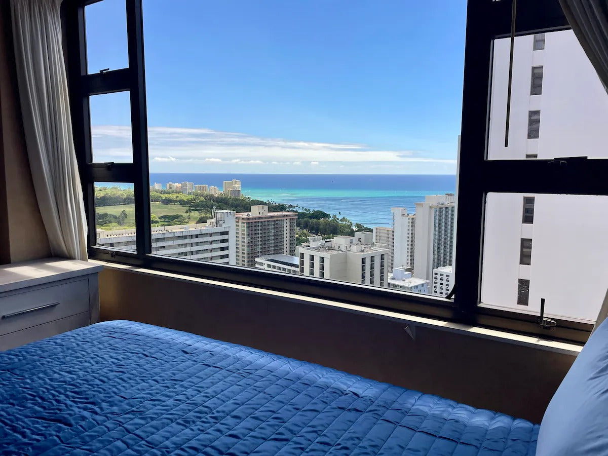 Ocean View Waikiki Banyan Getaway w/ Parking & AC