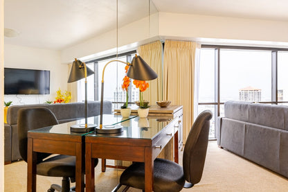 Honolulu Ocean View Abode w/ Parking, AC & Laundry