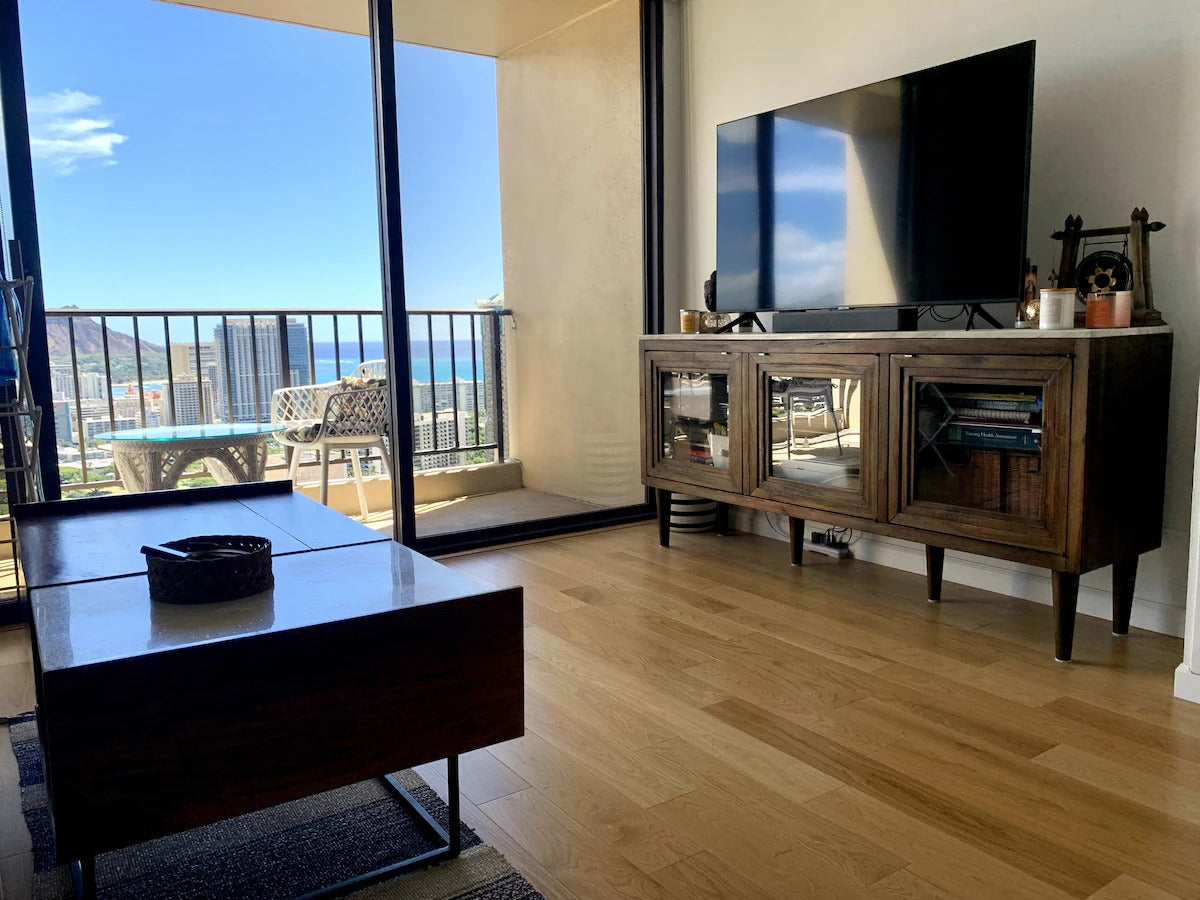 Ocean View Waikiki 2BR Retreat w/ Parking & AC