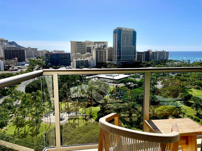 Ocean View Waikiki Studio Oasis-Balcony, Pool & AC