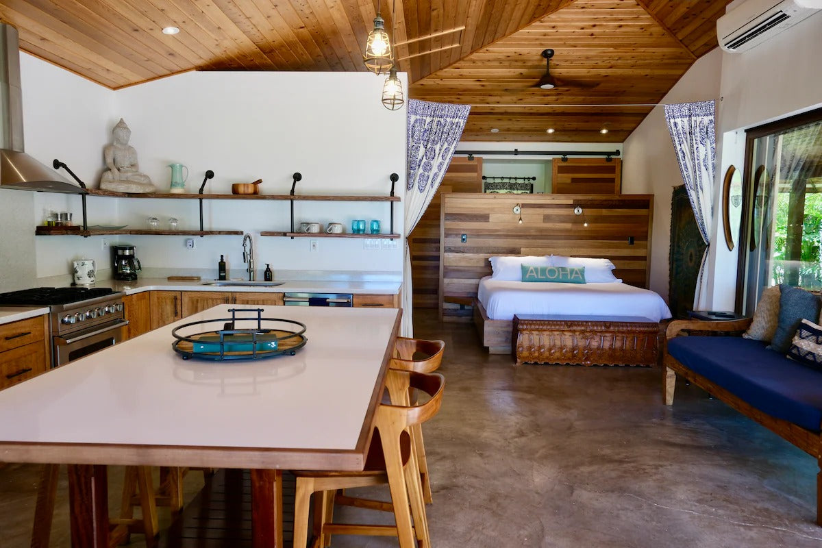 Oceanfront Cottage - 100 Foot Wave Getaways