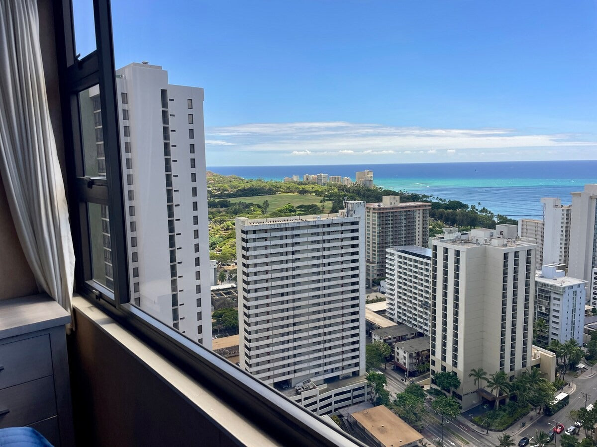 Ocean View Waikiki Banyan Getaway w/ Parking & AC
